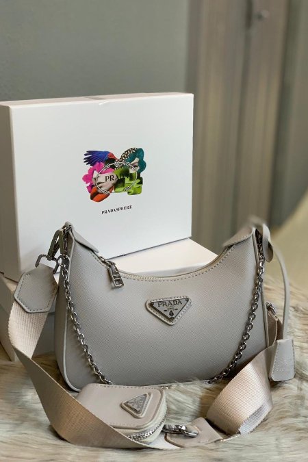 شنطة - Prada Leather / شامل العلبة - رمادي